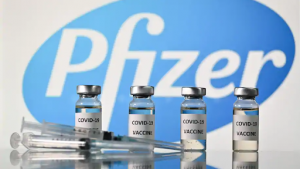 Ngày 23/09, FDA Hoa Kỳ cho phép tiêm liều thứ ba vắc xin Pfizer COVID-19 cho người lớn tuổi