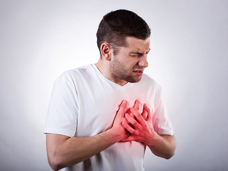 Đau thắt ngực là triệu chứng điển hình của thiếu máu cơ tim